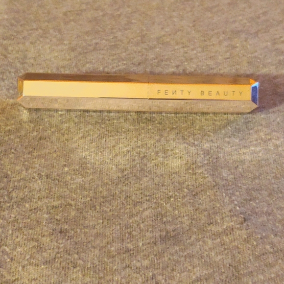 Fenty Beauty * One of the Boyz * Purple Lipstick - Picture 1 of 3